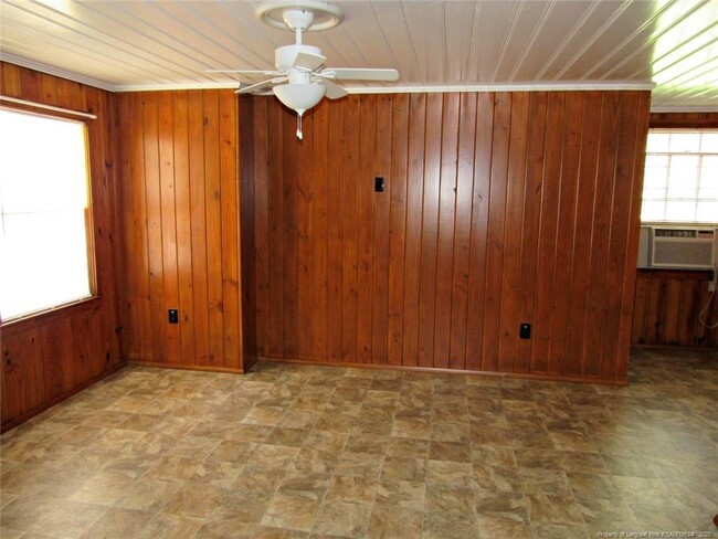 Foto del edificio - 1404 N Barker St