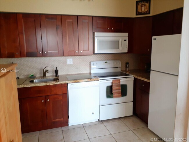 Foto del edificio - 3212 NE 10th St