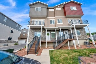 Building Photo - 67 S Walker Ln