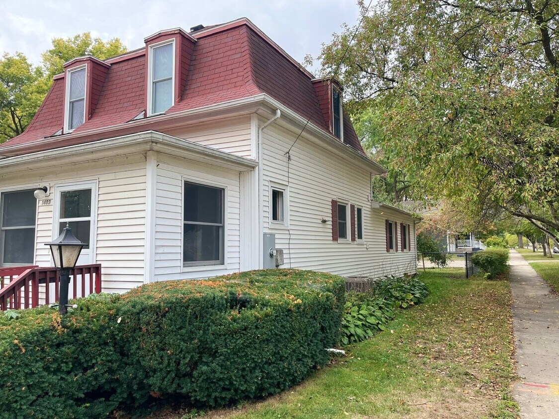 1403 Clay St, Cedar Falls, IA 50613 House Rental in Cedar Falls, IA