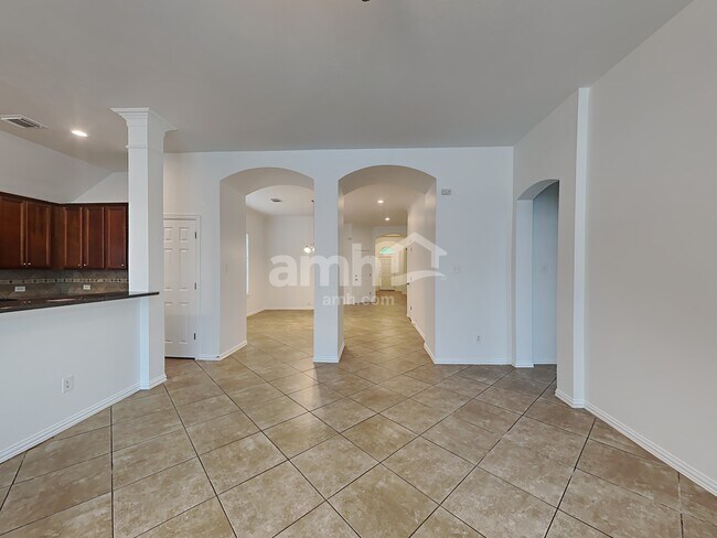 Foto del edificio - 2914 Crescent Oaks Park Ln