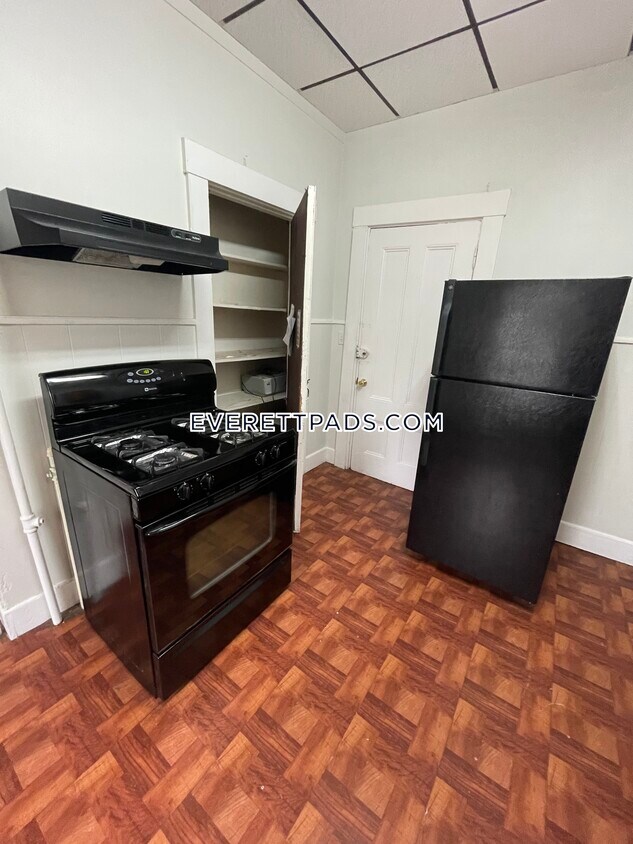 58 Forest Ave Unit 1, Everett, MA 02149 Room for Rent in Everett, MA