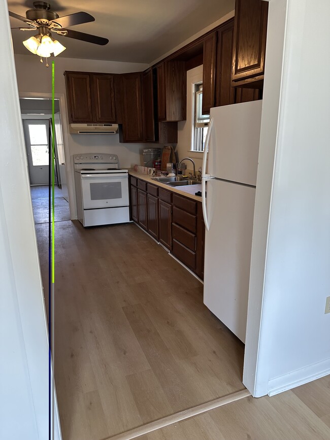 Building Photo - 1344 Newport Rd