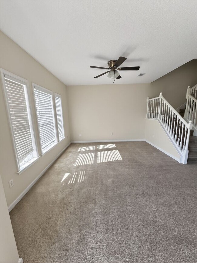Building Photo - 403 Valdez Ct