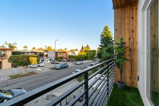 Foto del edificio - 3917 Inglewood Blvd