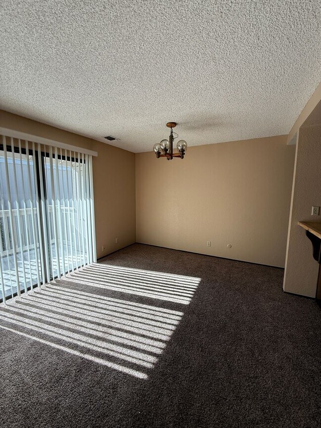Foto del edificio - Charming 2-Bed, 2-Bath Condo in Auburn – Great Location & Move-In Ready