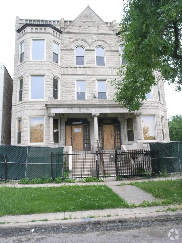 Building Photo - 6551 S Ingleside Ave