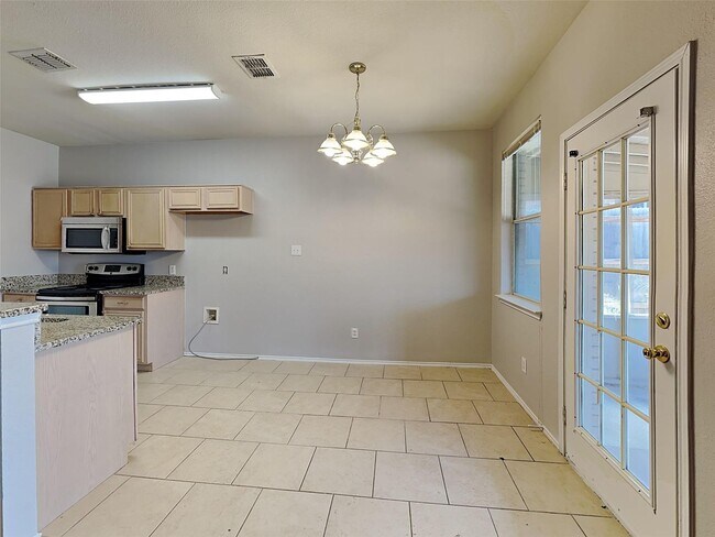 Building Photo - Freshly Updated, Move-In Ready, and Waiting for You!