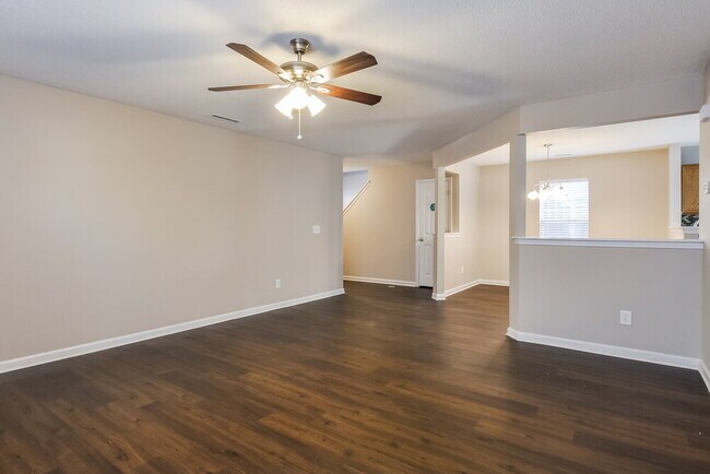 Building Photo - 21 Valleyfield Dr