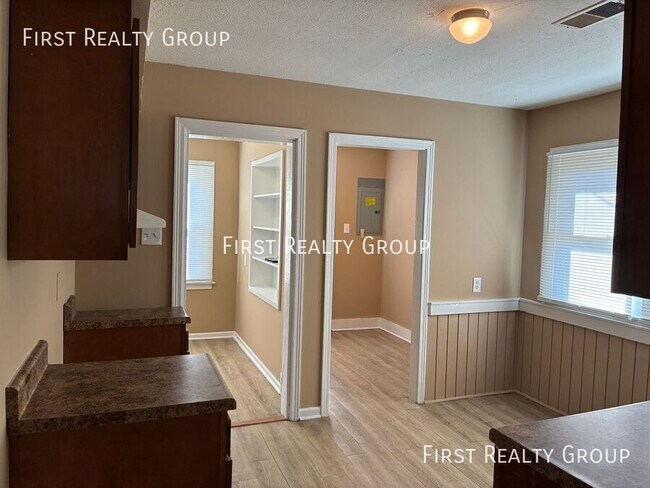 Building Photo - 415 Alexander Dr