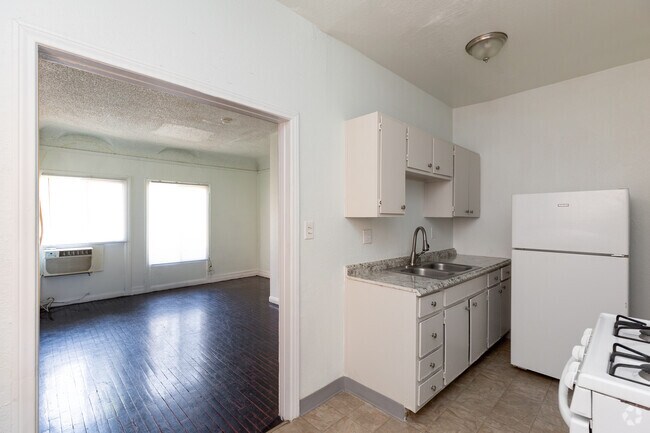 112 S Occidental Blvd - Occidental Court