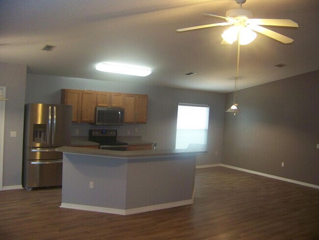 Building Photo - 325 Grand Preserve Way