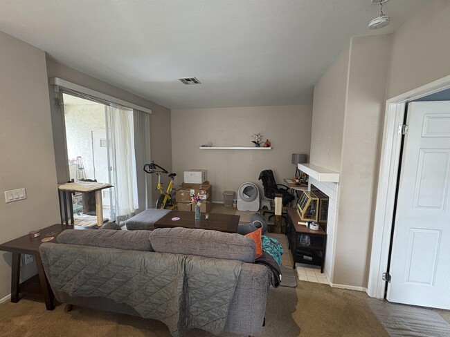 Building Photo - 10915 Sabre Hill Dr