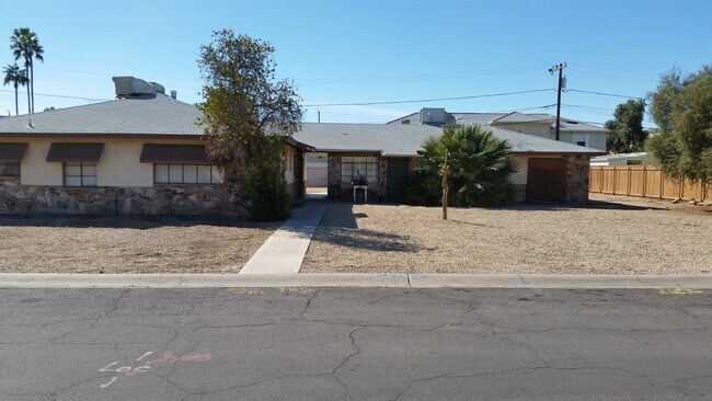 Vista de la calle - 6210 N 12th Pl