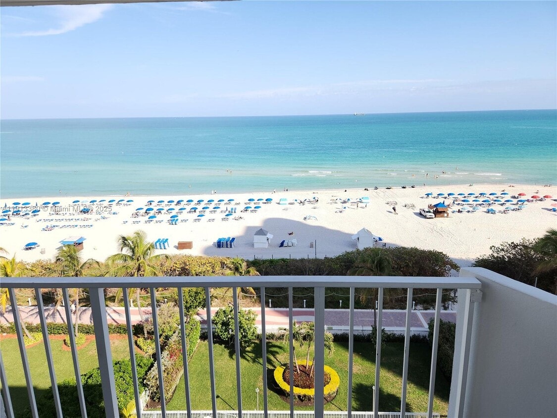 Primary Photo - 4301 Collins Ave