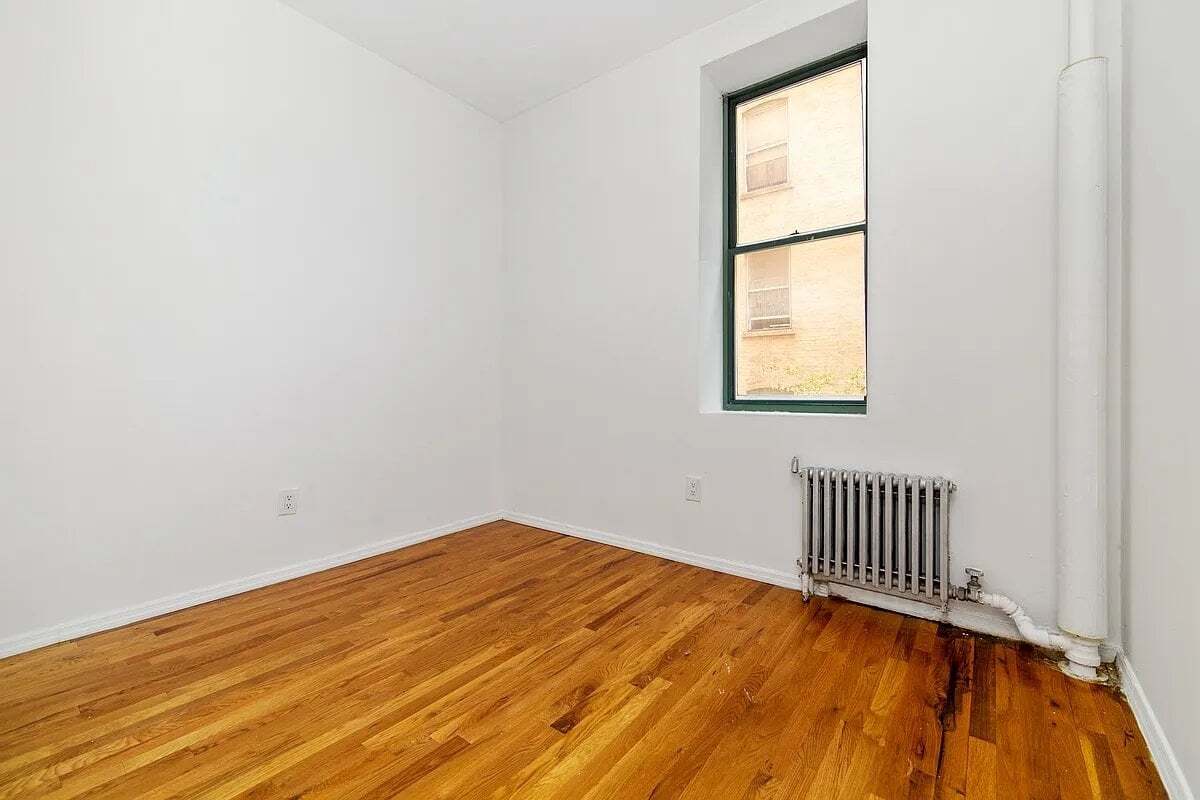 Foto del edificio - 243 W 63rd St