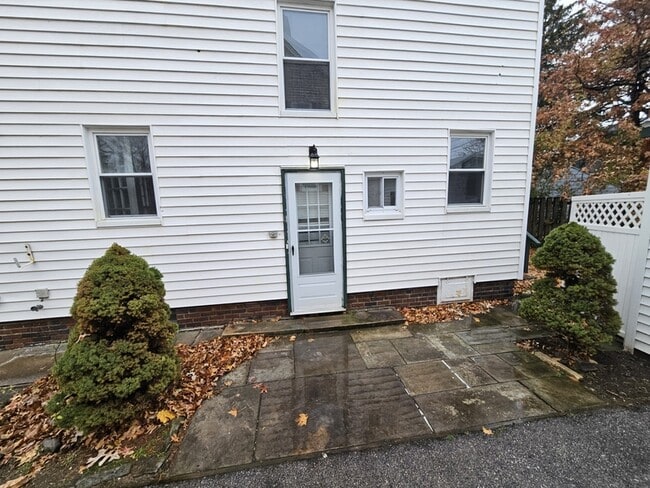 Building Photo - 3341 Hyde Park Ave