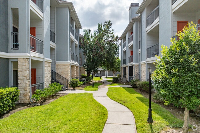 Building Photo - City Park in the Heights