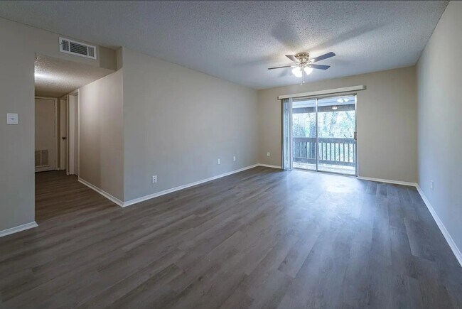 Interior Photo - Heritage Oaks