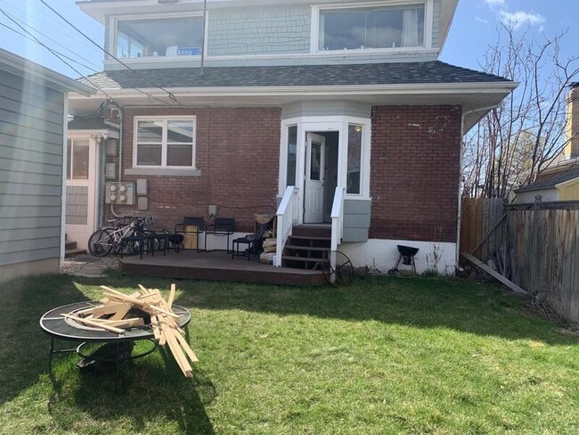 Building Photo - 867 Browning Ave