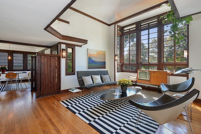 Foto del edificio - 2771 Crawford Ave