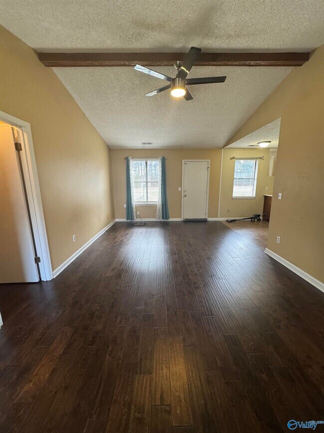 Foto del edificio - 206 Peabody Rd