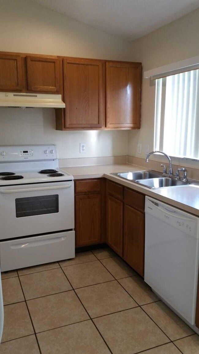 Building Photo - 1109 Madeira Key Way