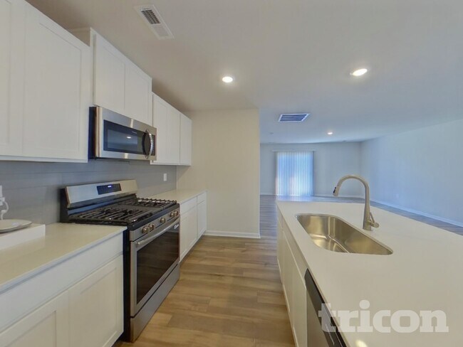 Foto del edificio - 4018 Rustling Grass Trl