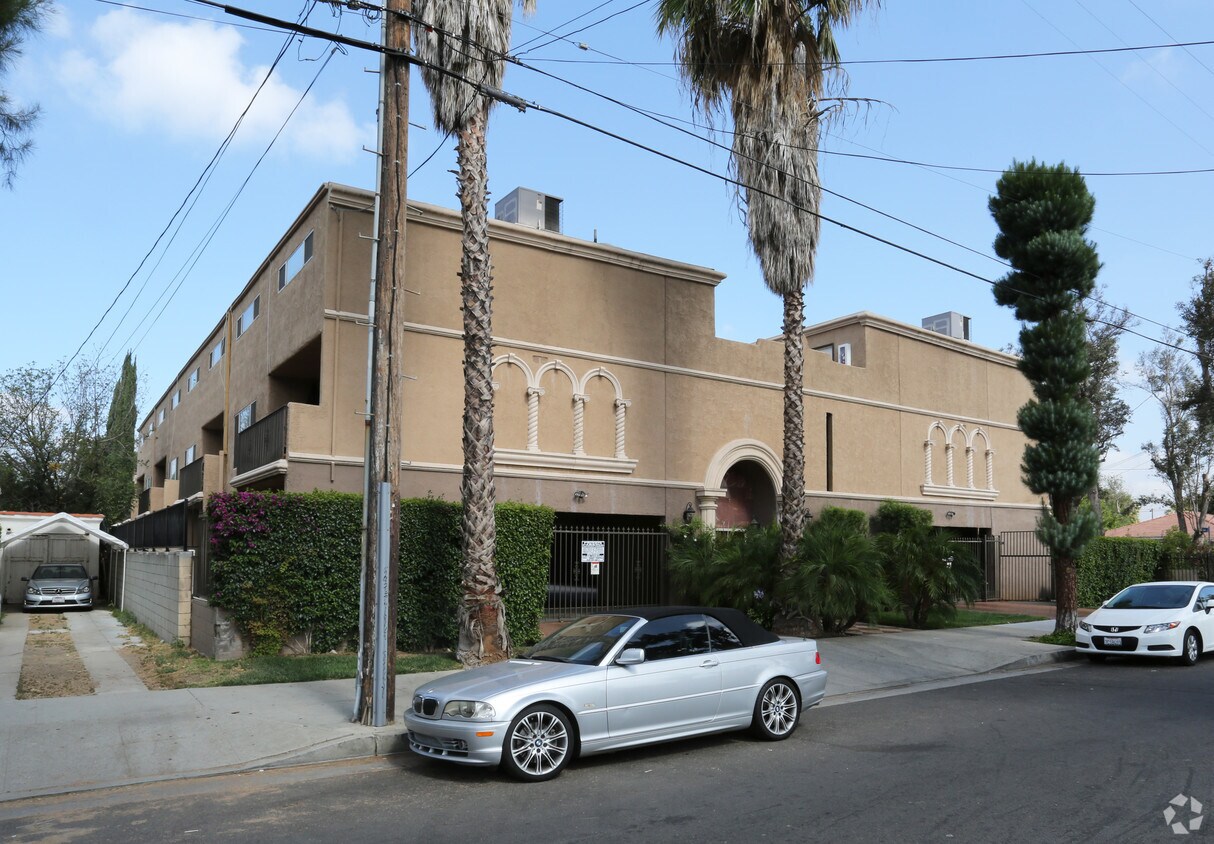 Primary Photo - 6955 Baird Ave