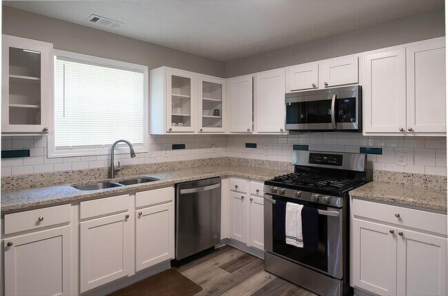 Building Photo - 4121 Old House Dr