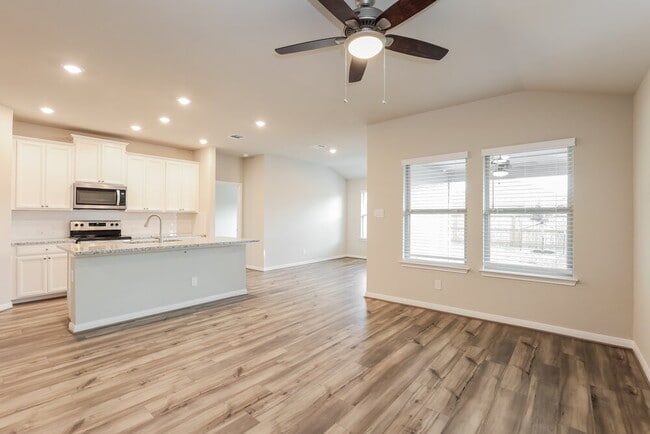 Building Photo - 1239 William Crst