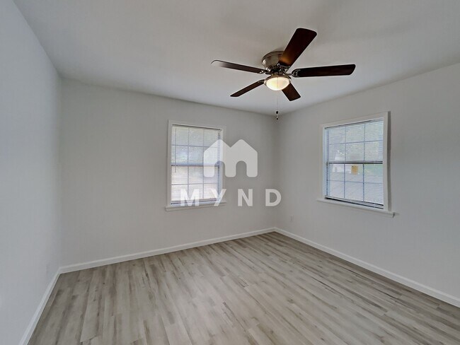 Building Photo - 5610 Pickfair Cir