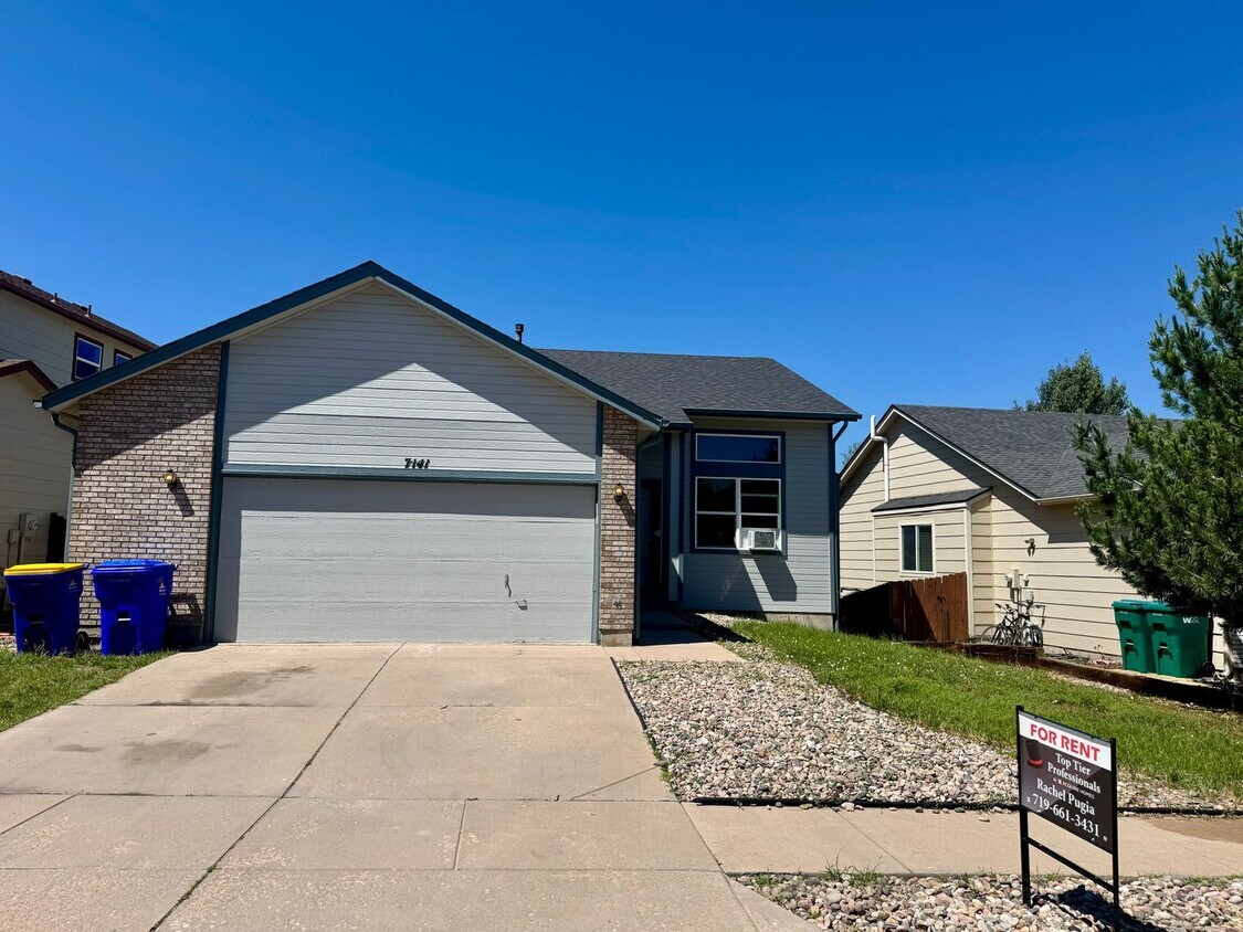Primary Photo - 3 bedroom home in Wagon Trails with commun...
