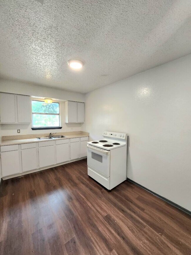 Foto del edificio - 4222 Bernice St
