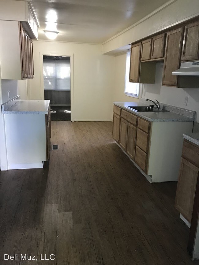 Building Photo - 4 br, 1 bath House - 1726 S New York Ave