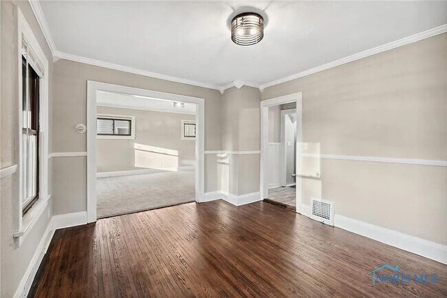 Foto del edificio - 4349 Burnham Ave