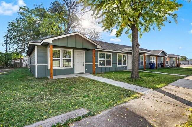 Building Photo - 410 S Mirick Ave