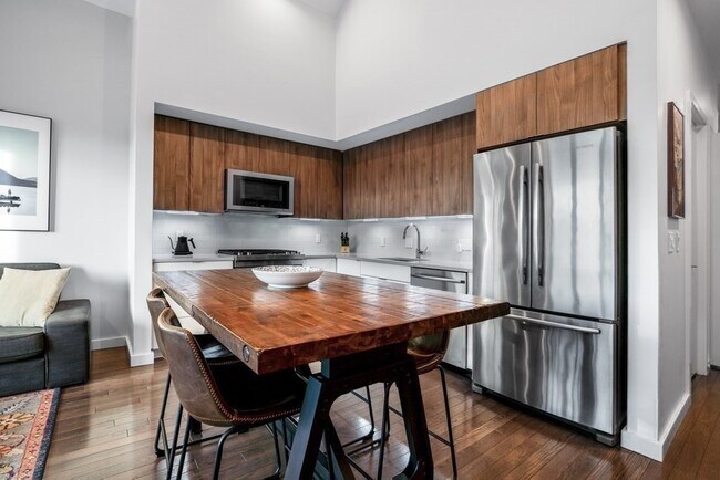 Foto del edificio - 168 Hyde Park Ave