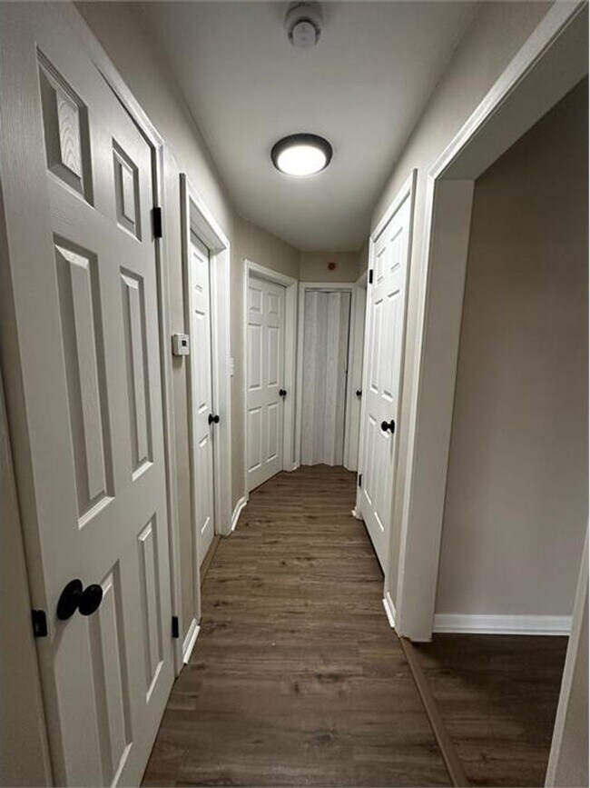 Building Photo - Renovated 3-Bedroom Home – We Welcome Sect...