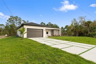 Building Photo - 567 Flamingo Ave S