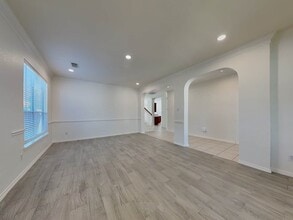 Building Photo - 15231 Henderson Point Dr