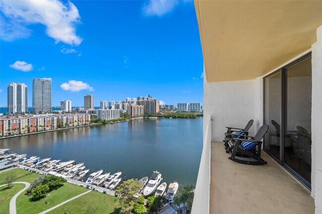 Foto del edificio - 290 174th St St