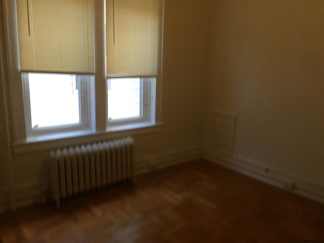 Foto del edificio - 775 Myrtle Ave