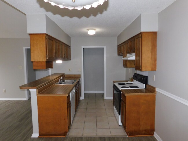 Building Photo - 6565 Fairwood Cove Horn Lake, MS 38637