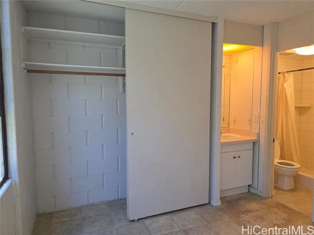 Building Photo - 336 N Kuakini St