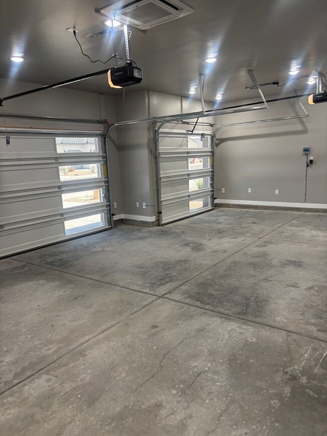 Building Photo - Beautiful Home in Sonoma Ranch !