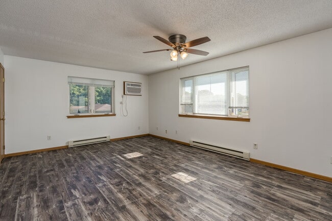 Building Photo - 111 Balcerzak Dr