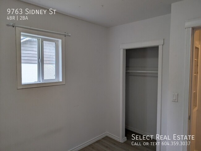 Photo du bâtiment - 9763 Sidney St