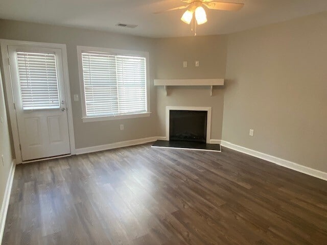 Foto del edificio - 576-513 13 Bridges Rd