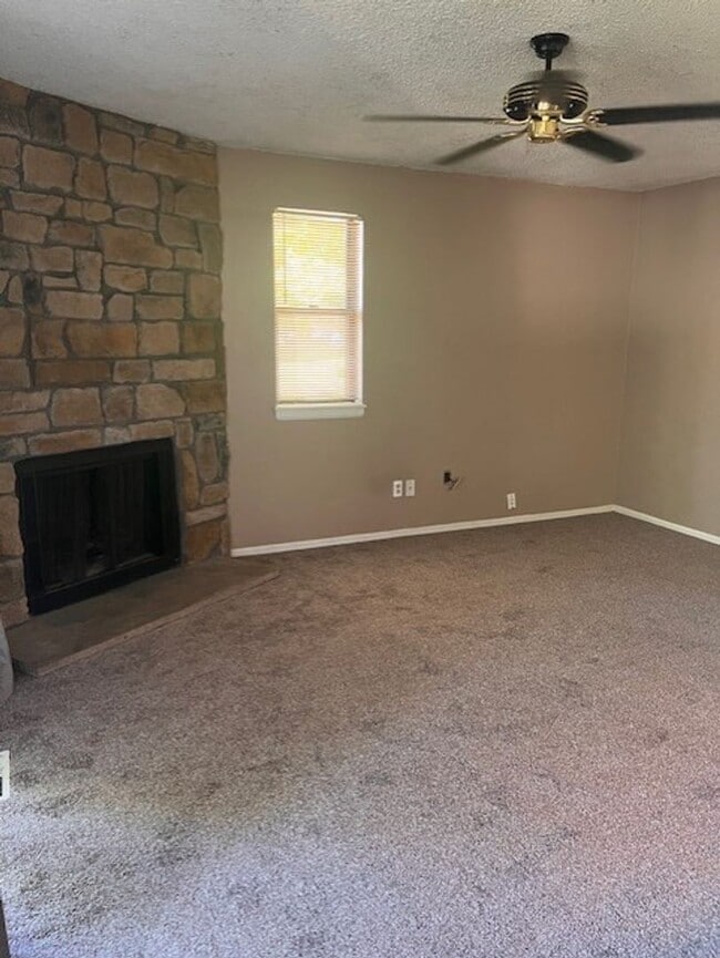 Foto del edificio - Newly Updated 1 Bedroom / 1 Bathroom Condo...